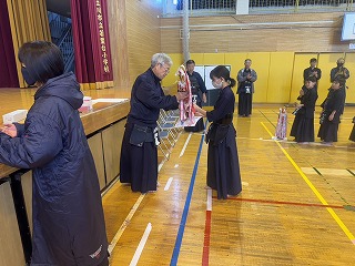 ��21�񌎗���