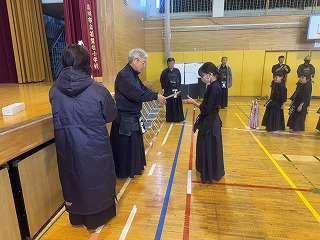 ��21�񌎗���