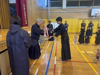 ��21�񌎗���