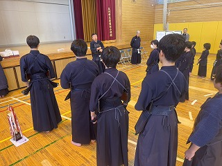 ��21�񌎗���