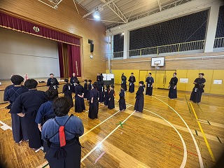 ��21�񌎗���